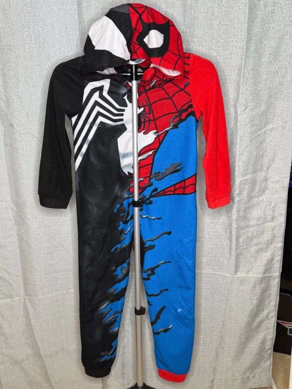 Marvel - Spiderman - Venom - Hooded Zip Up Pajamas - Size 10